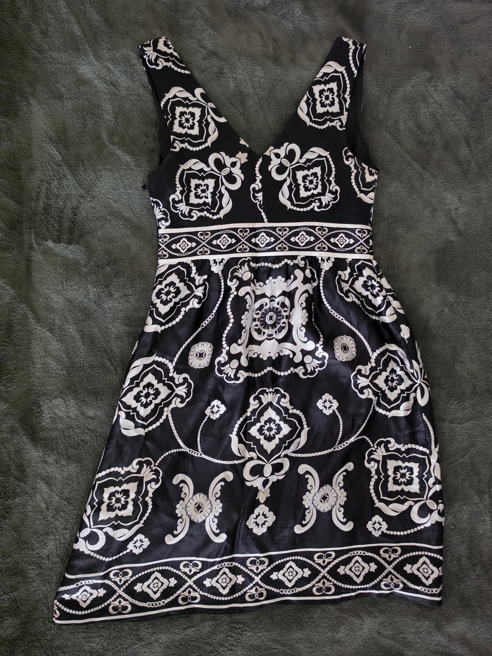 White House Black Market Black & White V-Neck Midi Dress